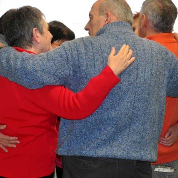 Vicini a chi accompagna, con chiarezza e umanità